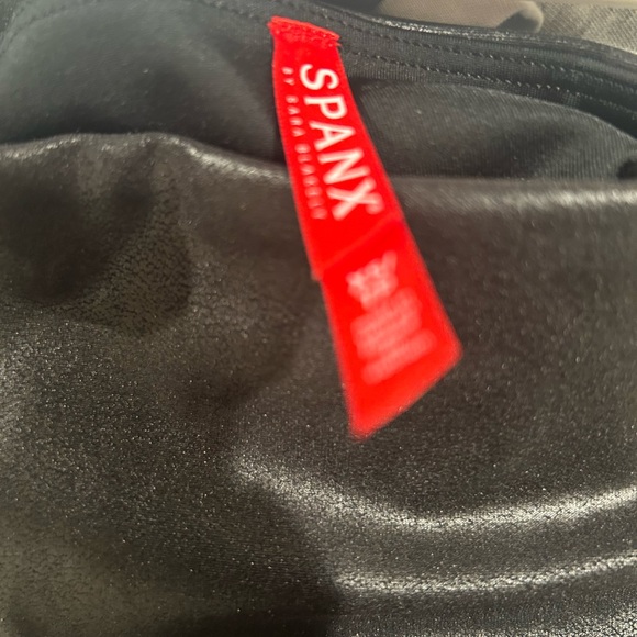 Spanx black faux leather leggings size xs - Picture 7 of 8